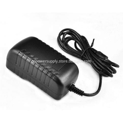 Interchangeable Travel Power Adapter